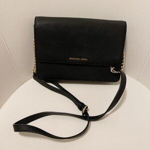 Michael Kors Daniela Large Saffiano Leather Crossbody Bag